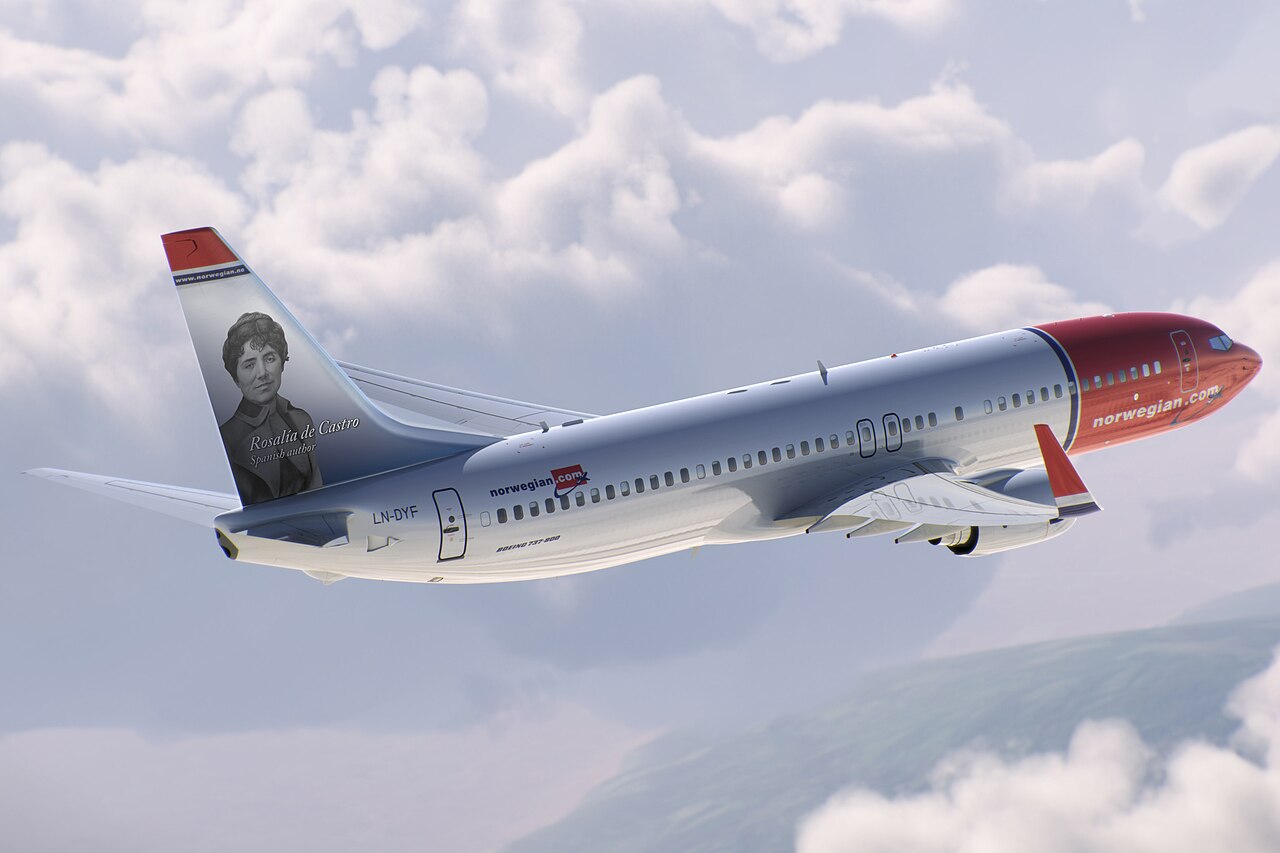 Norwegian Boeing 737 in flight (Rosalia de Castro)
