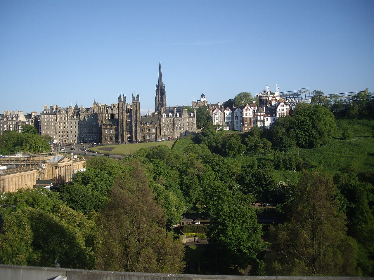 Edinburgh: The Old Town skyline, Edinburgh - geograph.org.uk - 3503949