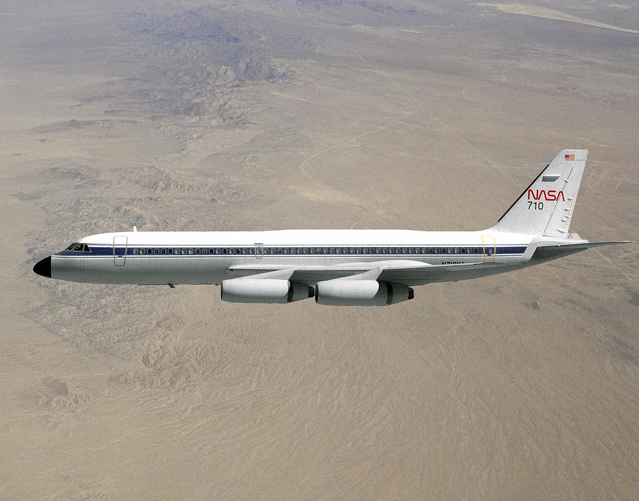 Convair 990 in flight EC89-0042-11