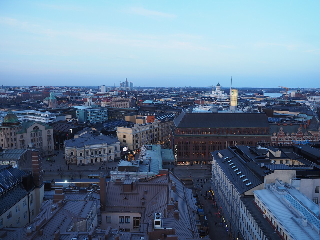 Helsinki: Skyline of Helsinki seen from Hotel Torni